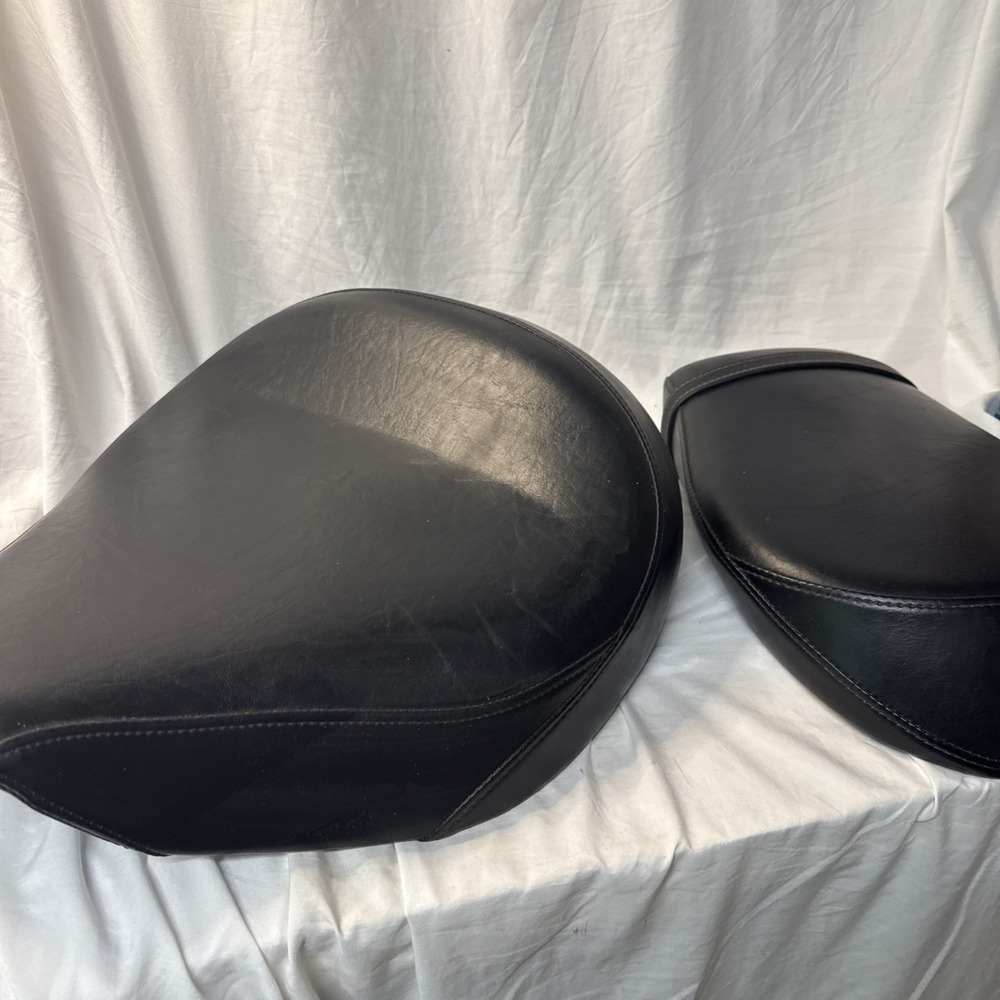 2 OEM Yamaha Roadliner Stratoliner 1900 2006-2014 Stock Seat 1D71854 Passenger